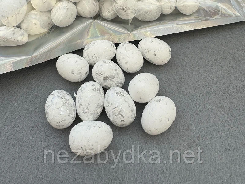 Пінопластові яйця - 1,5*1,8см - 20шт білі з сріблом